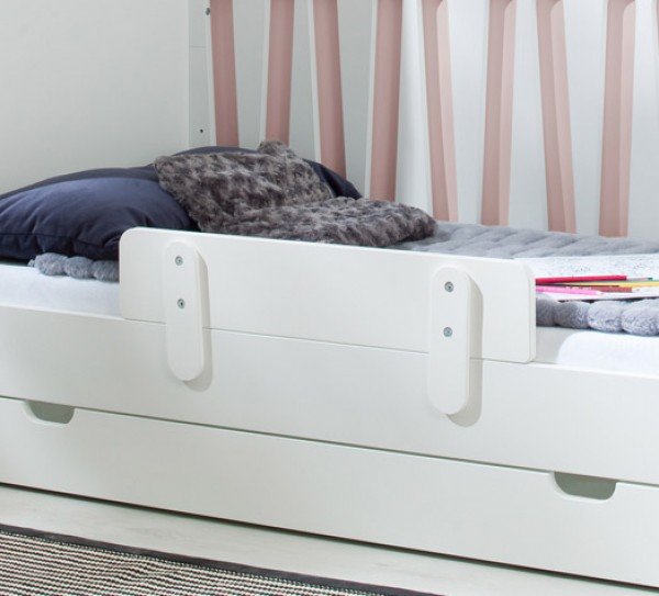 Moon Rausfallschutz am als Sofabett umgebautem Babybett Moon