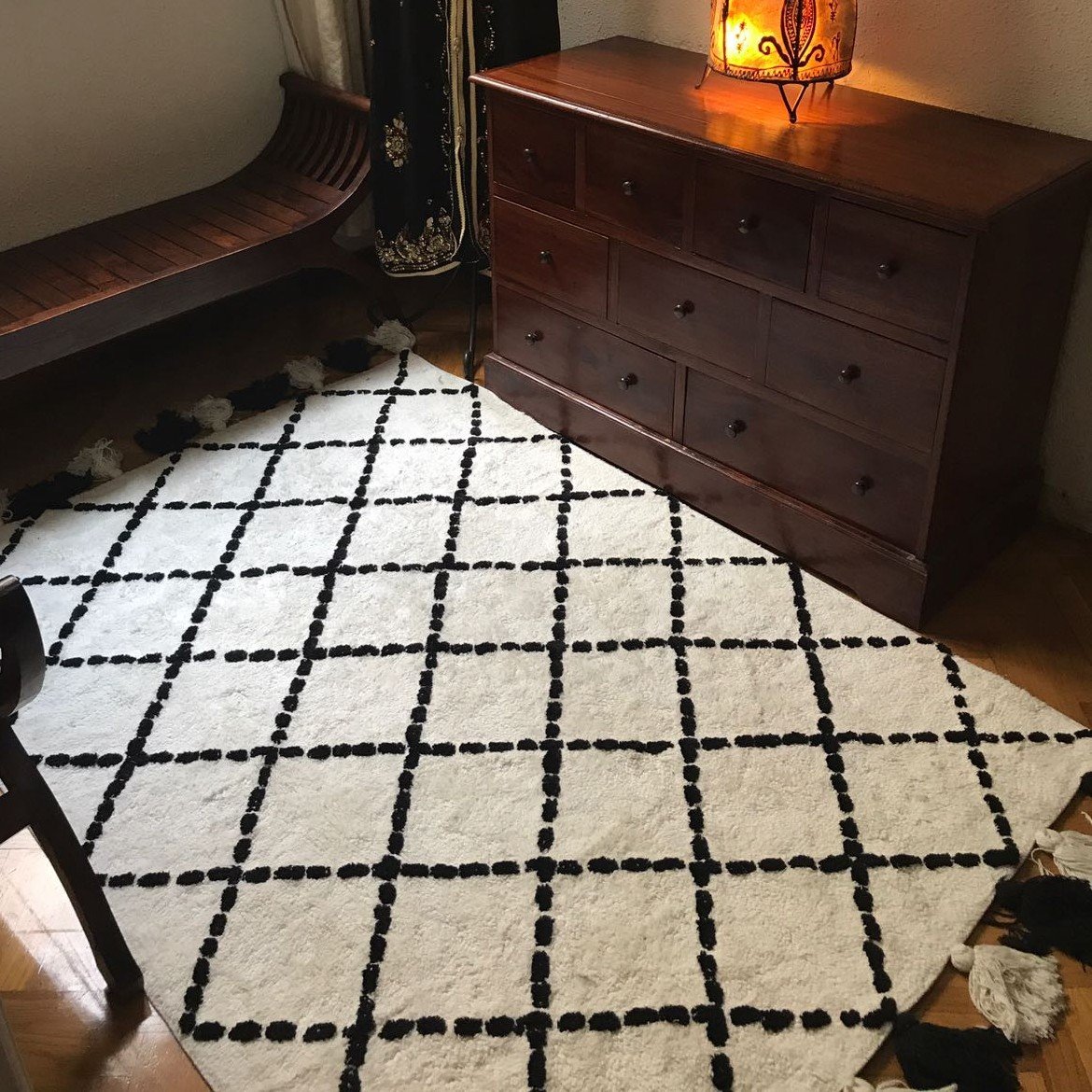 Teppich mit Rautenmuster in 140 x 200, in Weiß / Schwarz ...
