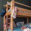 Die Leiter wird links oder rechts angebaut und so stört so nicht im Zimmer.