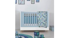 Kleines Kinderbett mit Buchefüßen (60 x 120 cm), Häupter geschlossen